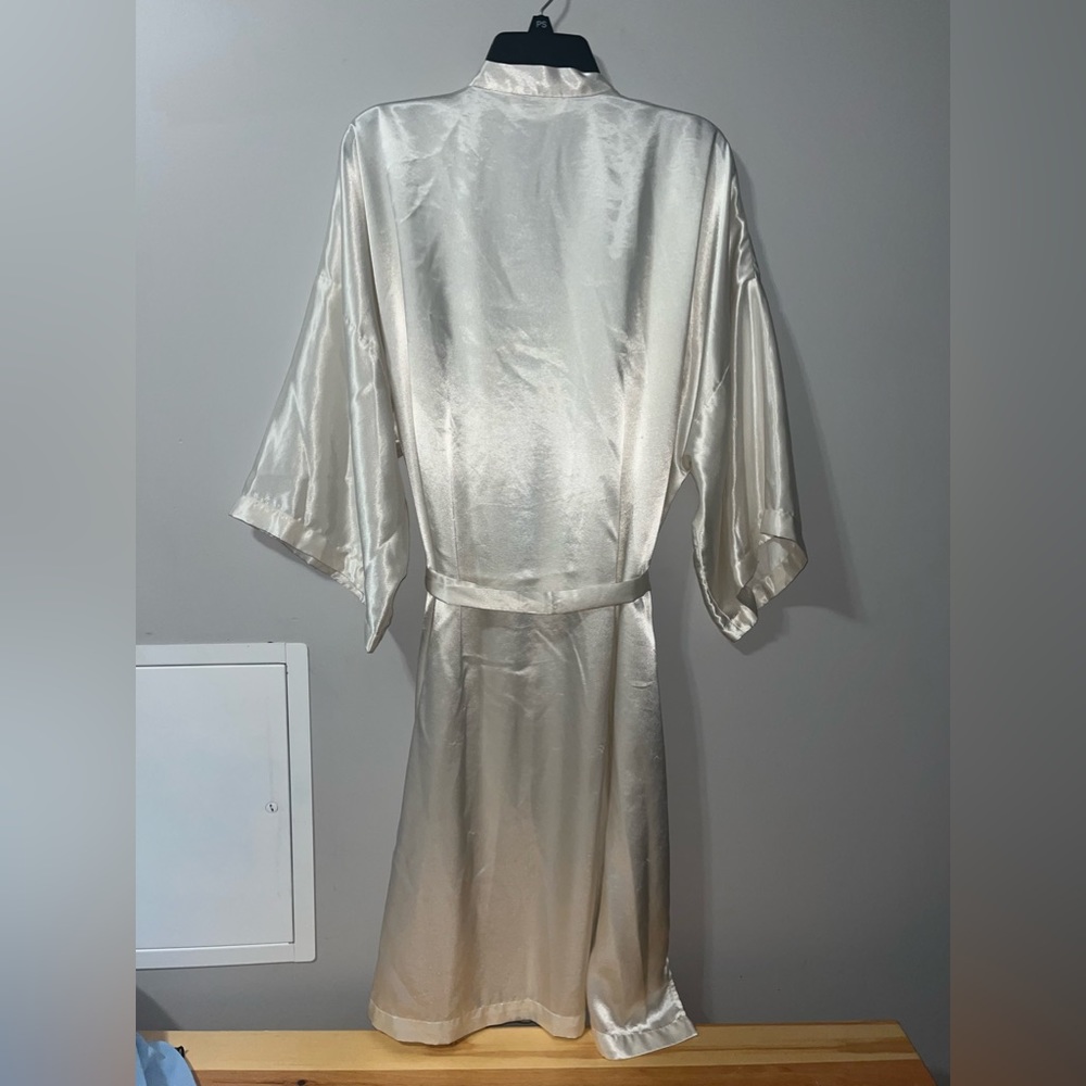 Victorias Secret Gold Label Robe - Picture 2 of 6